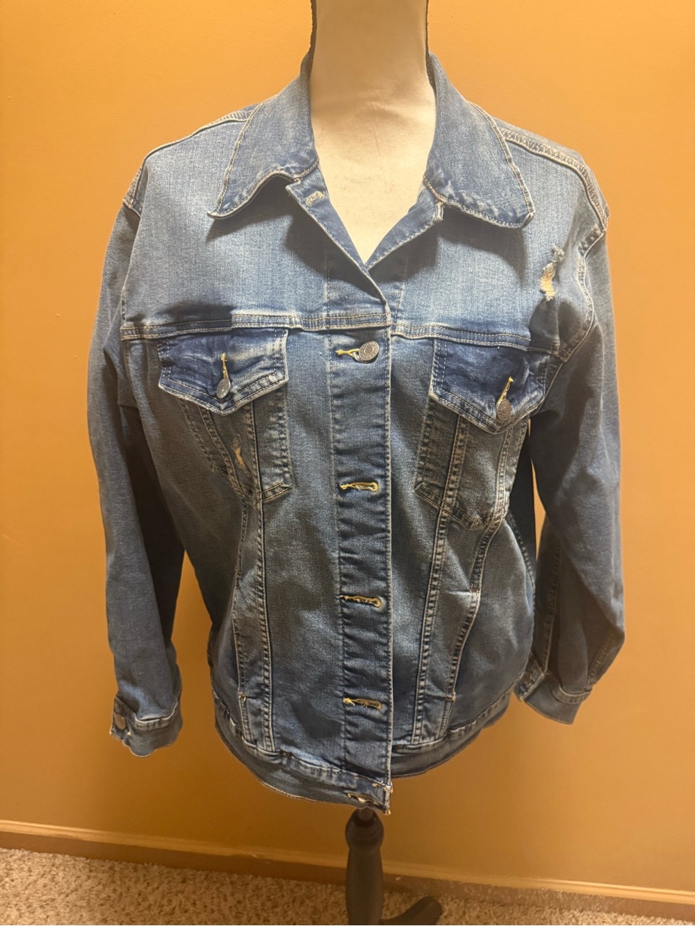 Women’s Signature Levi’s Levi Strauss distressed denim Jean jacket sz L